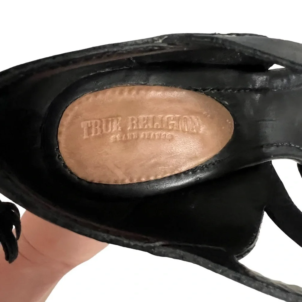 True Religion Strappy Black Leather Wedge Platform Shoes Sandals Size 9